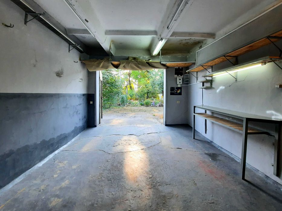 Гараж біля 10 школи і скверу ім. О.Бабаєва. | Центр