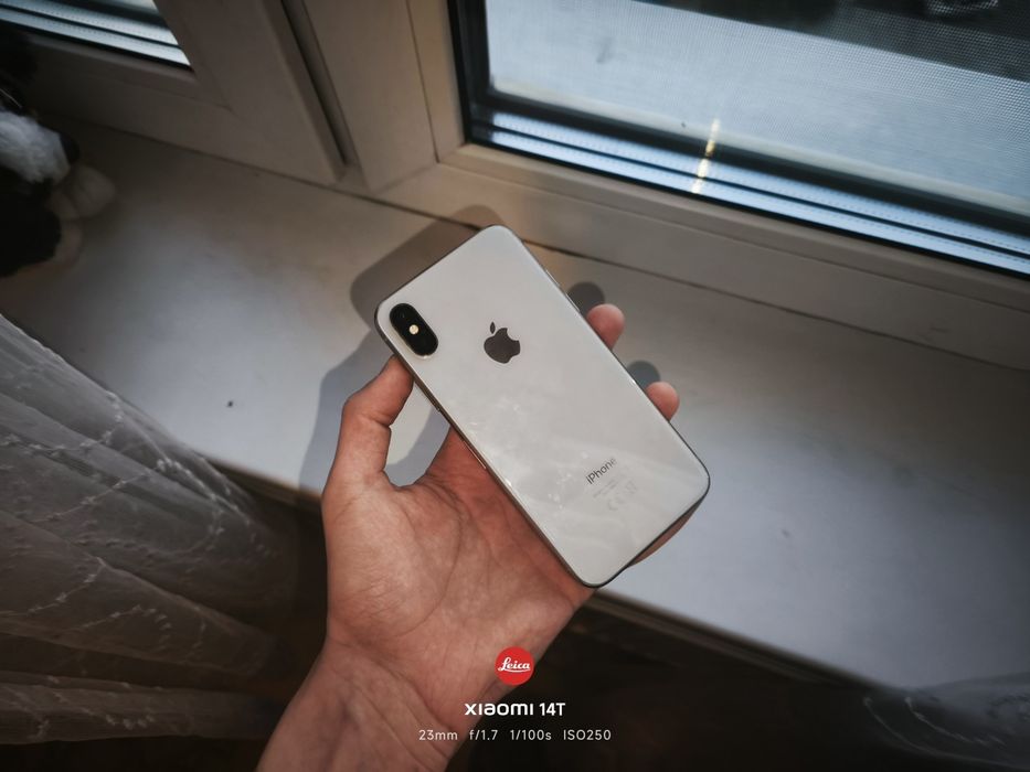 iPhone X 64GB White