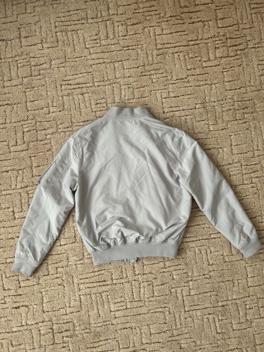 Чоловічий бомбер Zara