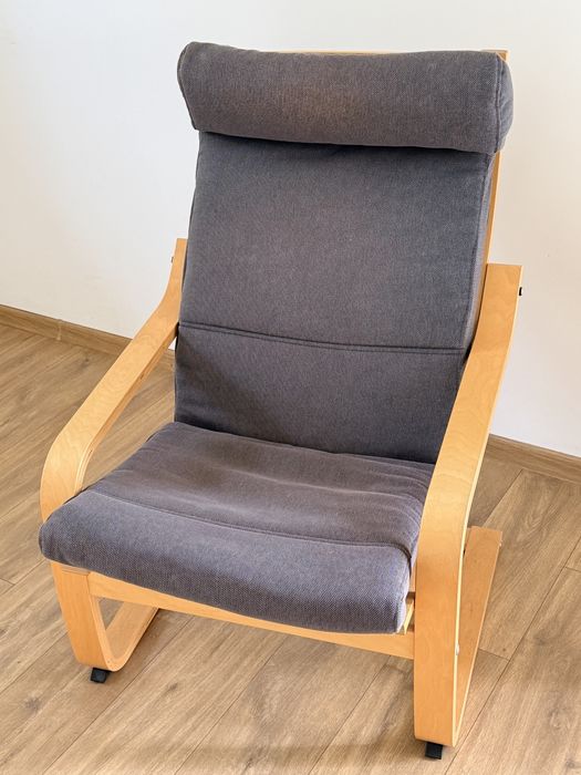 Fotel  IKEA z szarą poduszką