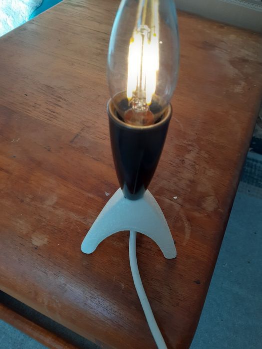 Lampka biurkowa badz stolika nocnego w stylu mid-century wys 21 cm