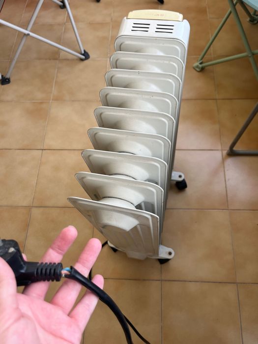 Aquecedor elétrico a óleo