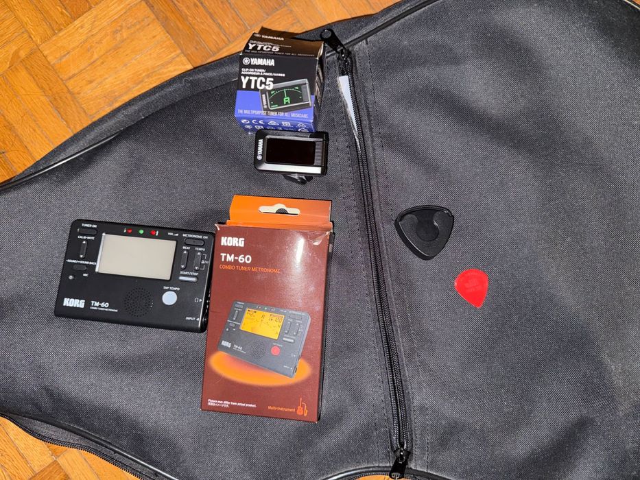 Guitarra Acústica YAMAHA C40 + YAMAHA Toner + KORG Toner