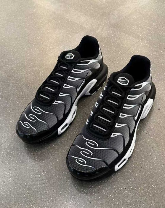 Air Max TN Plus metaliczne srebro R.44