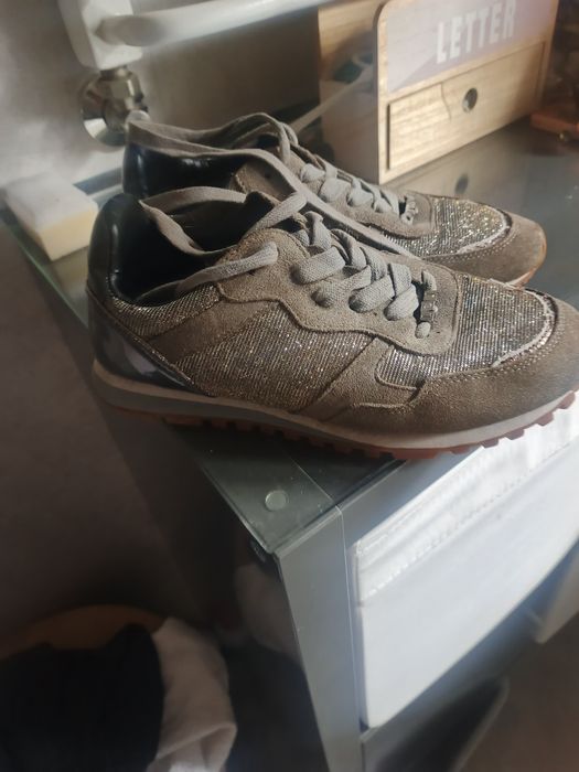 Buty sportowe sprzedam