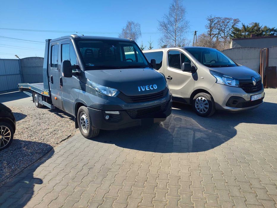 Wynajem wypożyczalnia bus 9 osobowy Renault Tafic autolaweta IVECO