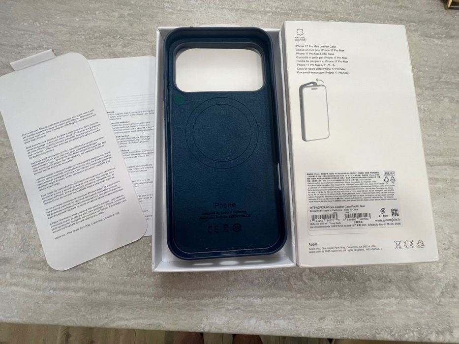 iPhone 17 pro max leather case чехол