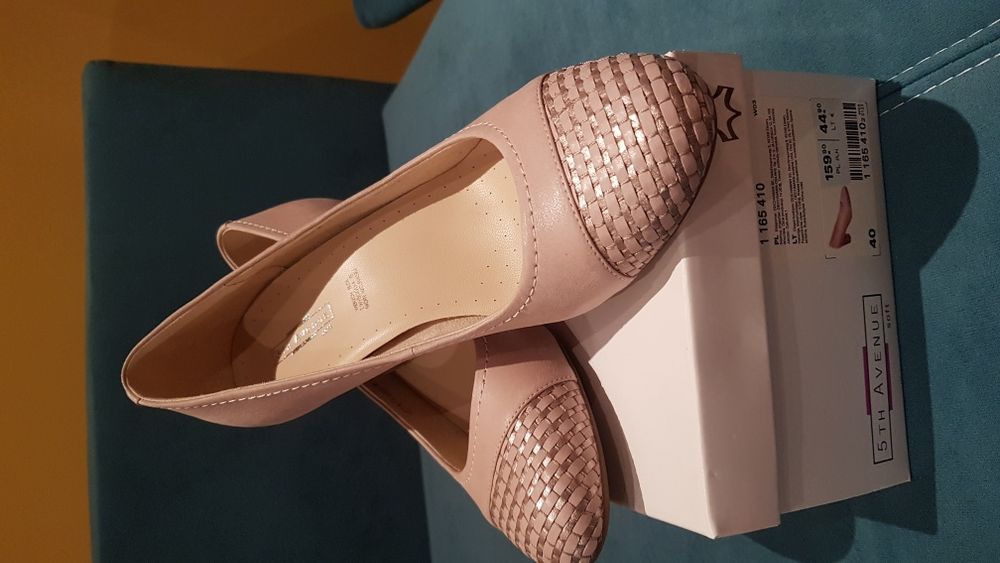Buty nowe skórzane rozm 40