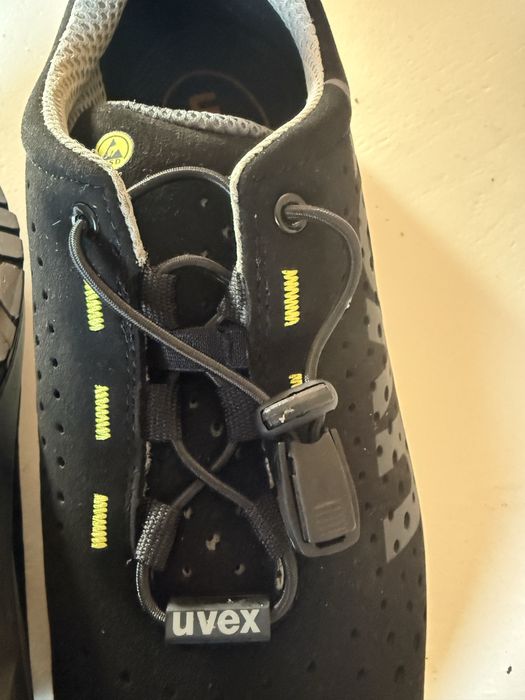 Buty / półbuty robocze UVEX rozm. 43  NOWE