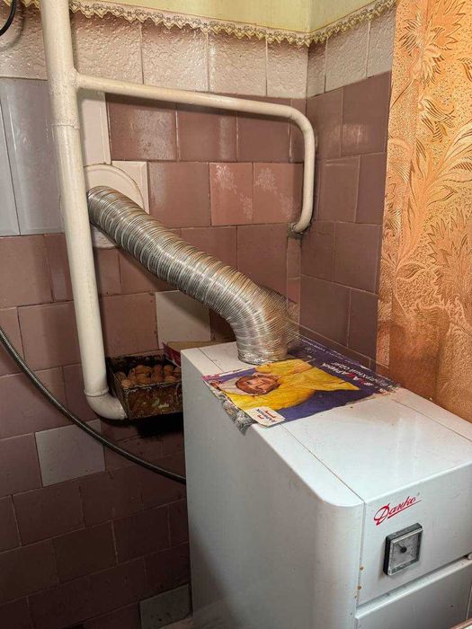 Продаж двох будинків з великою земельною ділянкою у центрі Тлумача