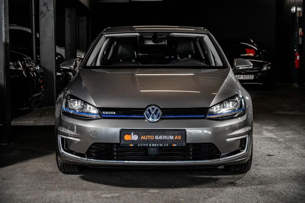 Volkswagen E-Golf 2015 року з Європи