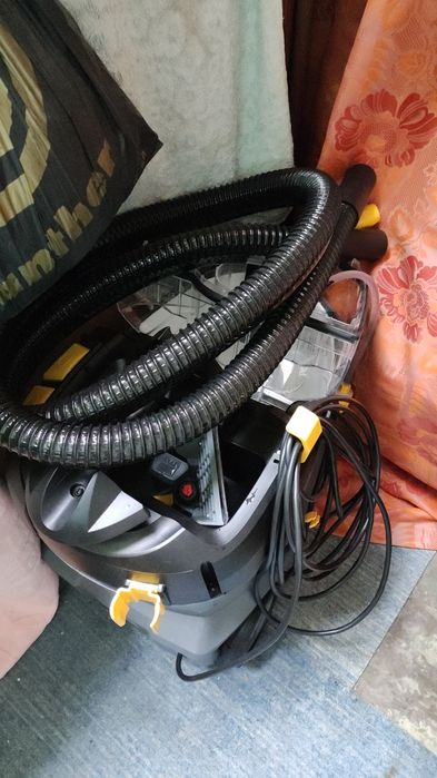 Продам Karcher Puzzi 8/1 — як новий, ще на гарантії!