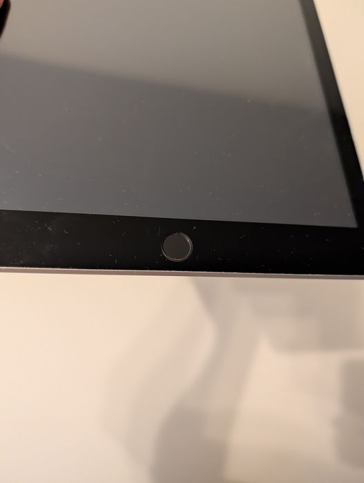 Ipad 6 Wi-Fi + LTE 32 gb 9.7 дюймів