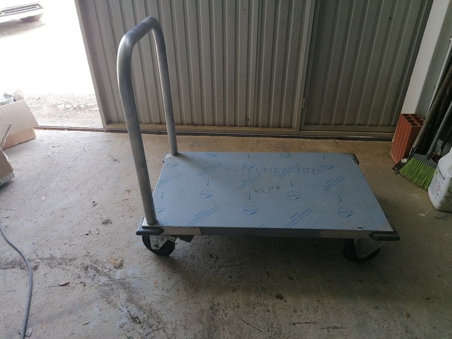 Carro plataforma em inox com 100  X 60 cm