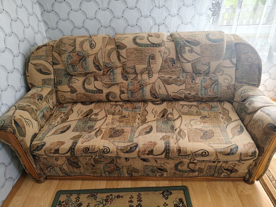 Kanapa,  łóżko ,  stół zabytek
