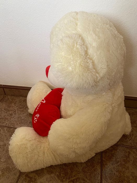 Peluche branco com coração