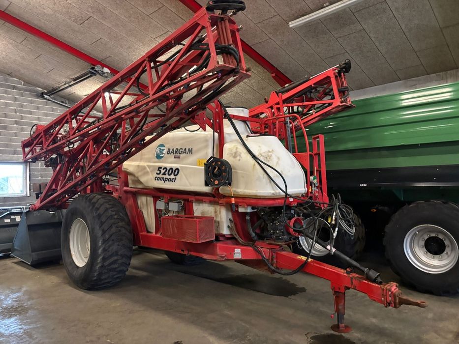 Opryskiwacz bargarm compact 5200 john deere 6910 6110 zamian 27m mf nh