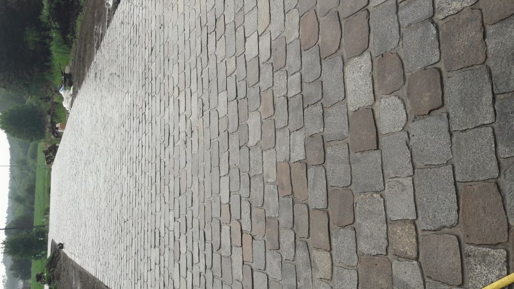 Kostka granitowa cieta płomieniowana starobruk bruk kamień polny