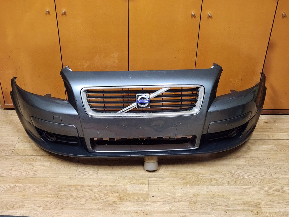 Para-choques frontal Volvo C30 com grelha