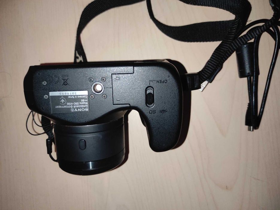 Цифровий фотоапарат Sony DSK H-100