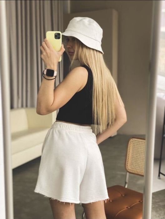 Шорты белые новые