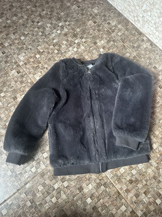 Шубка на дівчинку 4-5 рочків осінь весна