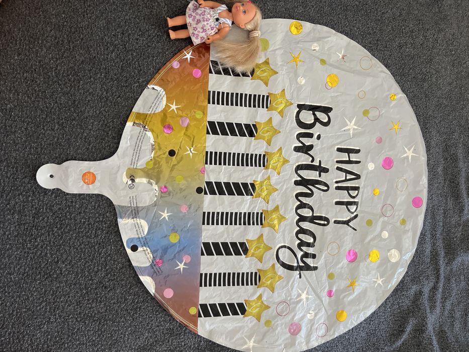 Повітряні кульки, свічки, цифри, фігури