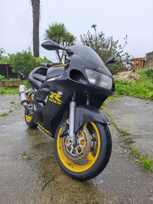 Vendo Moto Suzuki GSXR 600