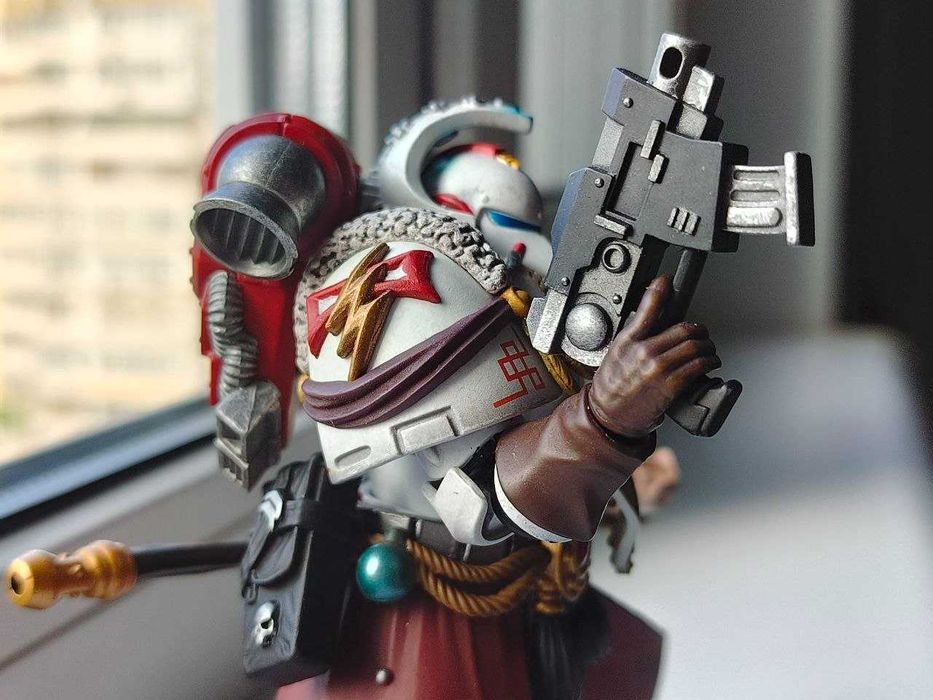 Фiгурка Warhammer 40k Joytoy White Scars Stormseer Consul