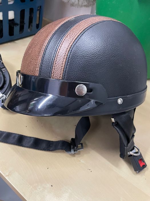 Capacete e óculos vintage