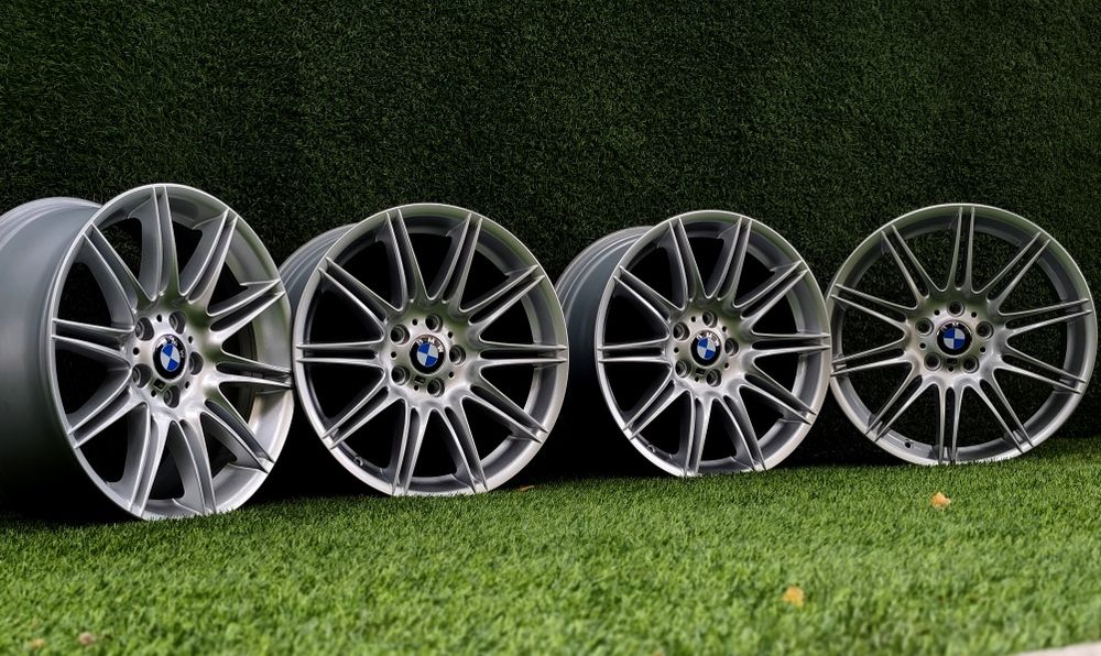 Jantes 19 bmw originais pack M style 225 rigorosamente novas Dupla medida saíram originalmente E90 E91 E92 E93  mas compatível com vários modelos bmw
