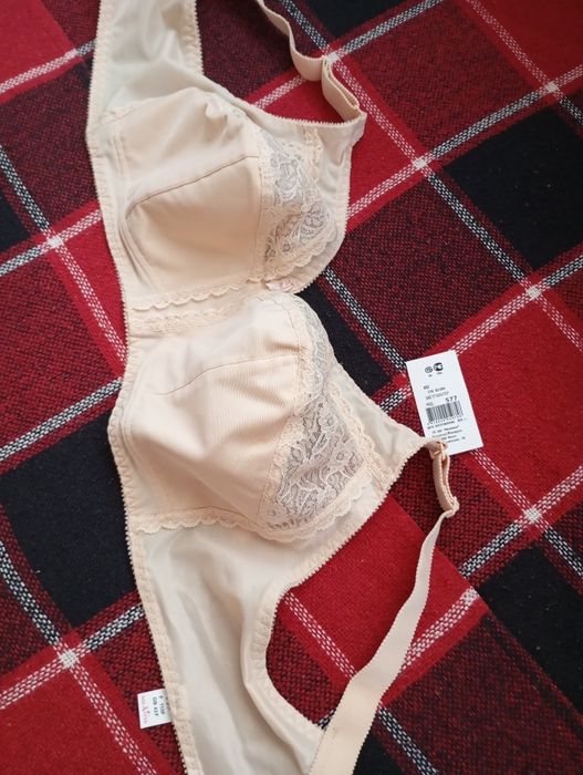 Жіноча майка і бюстгальтер нові.