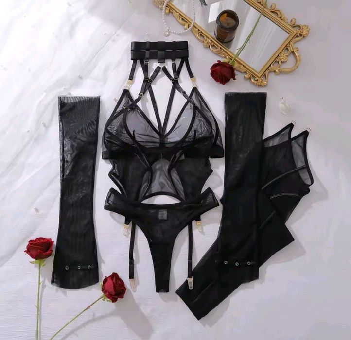 Еротичний комплект білизни.