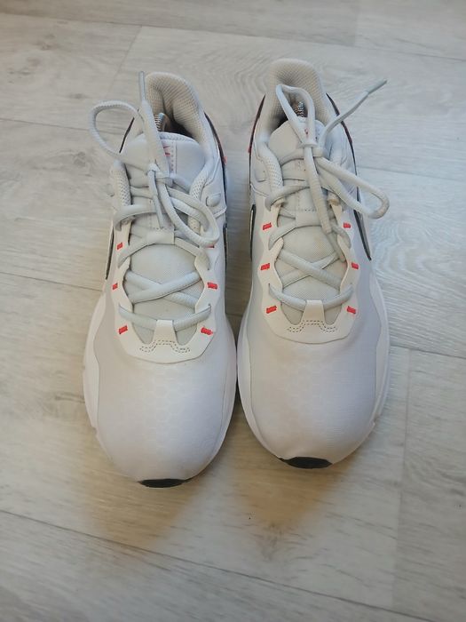 Кроссовки женские Nike Legend Essential  2 Оригинал.