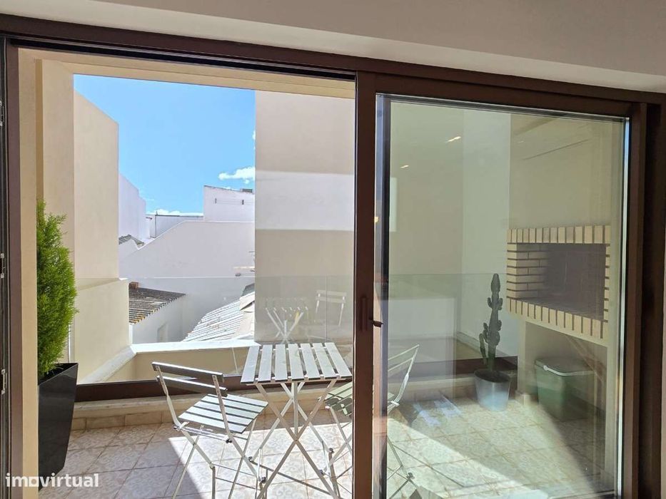 Moradia T4 Nova com Terraço e Garagem em Faro