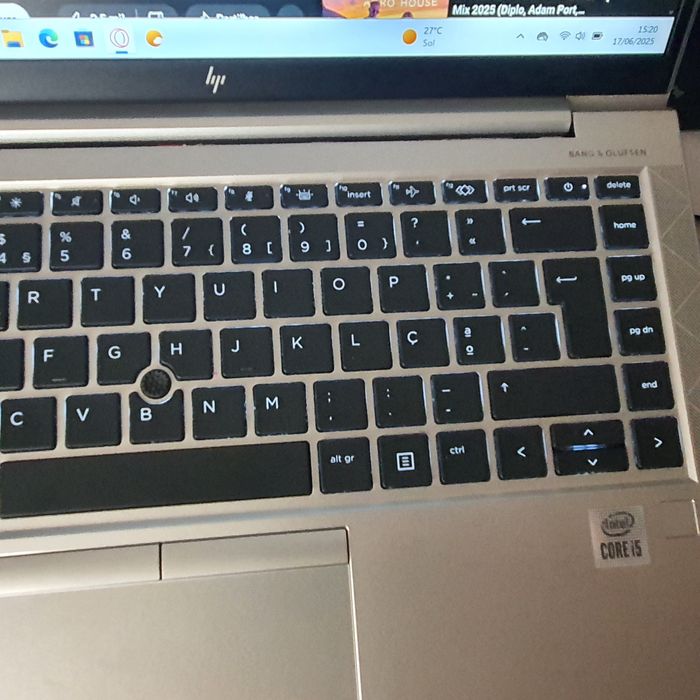 Portátil bonito e rápido