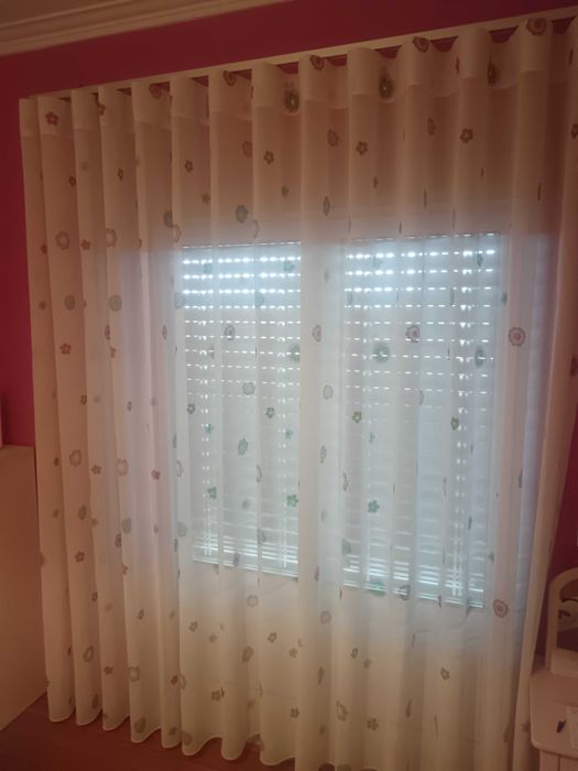 Cortinado para divisão feminina