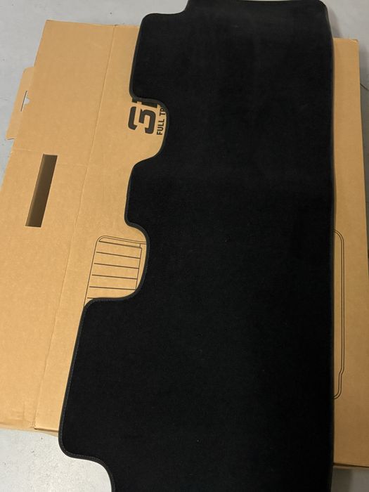 Tapetes interiores Tesla Model Y 2026