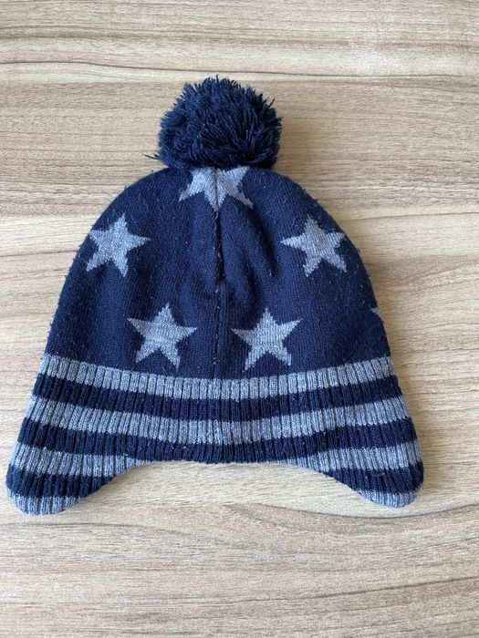 Zimowa czapka chłopięca H&M, granatowa w gwiazdki
