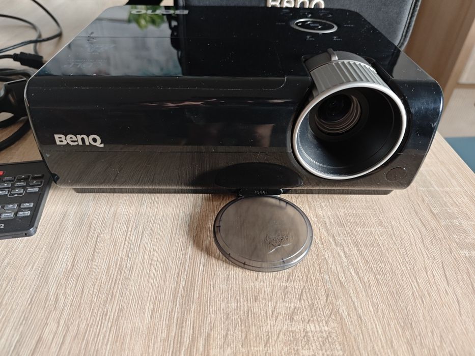 Projektor BenQ MX511 mało używany.