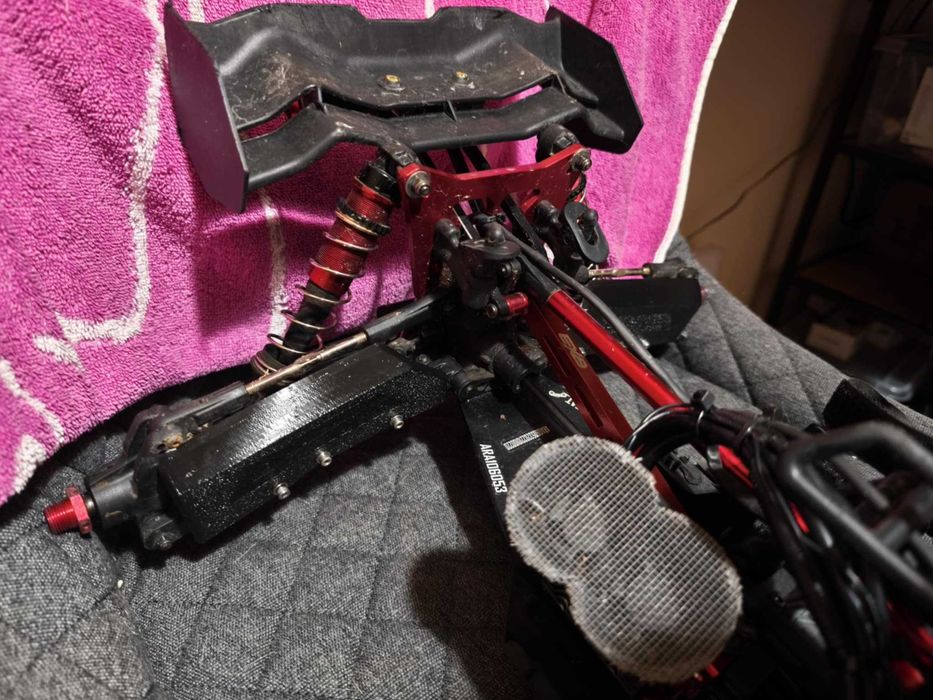 Mudflaps do ARRMA Kraton 6s – montaż plug & play na tylne wahacze