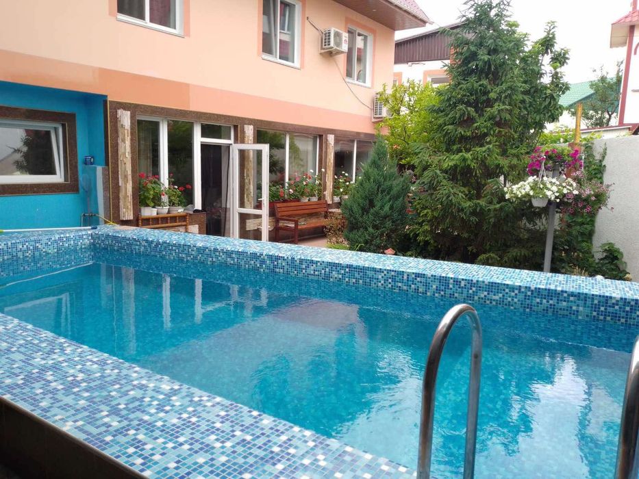 Сауна на дровах(Черноморка.Киевский р он) банкетный зал, номера люкс.