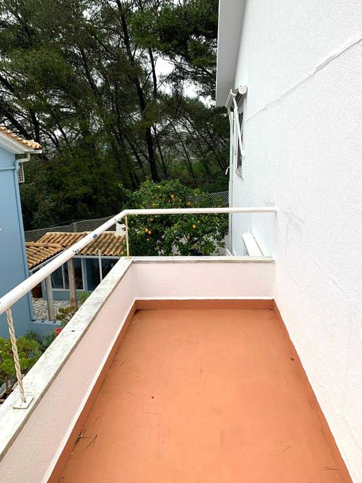 Moradia T4 para Arrendar — Caparide