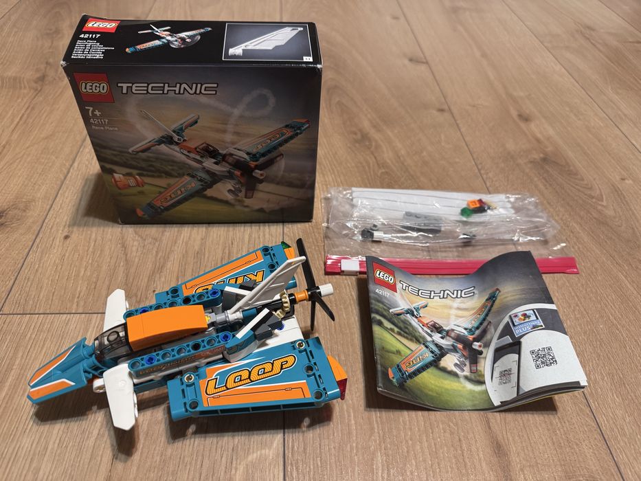 LEGO 42117 Technic Samolot wyścigowy