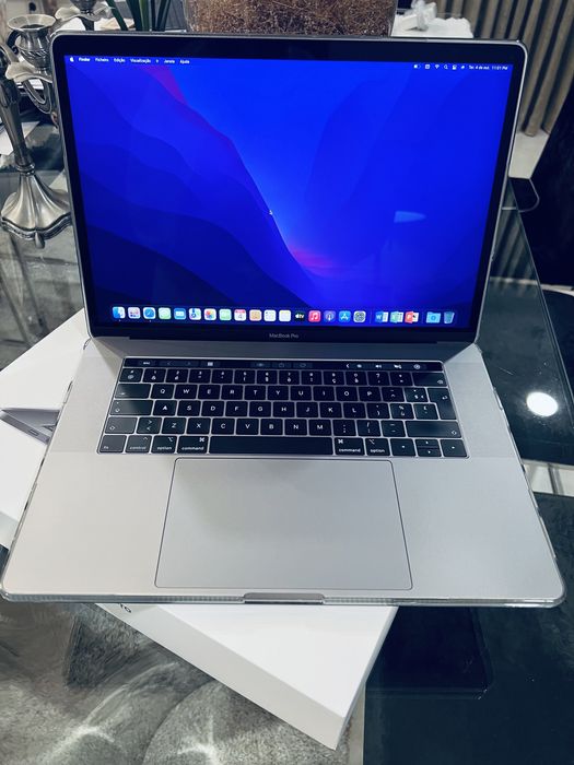 MacBook Pro 15” TouchBar i9 2.4Ghz 32Gb DDR4 1Tb SSD RADEON VEGA 4Gb