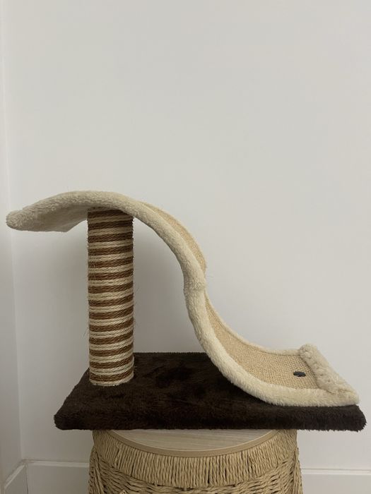 Arranhador para Gato / Cat Scratcher com Plataforma