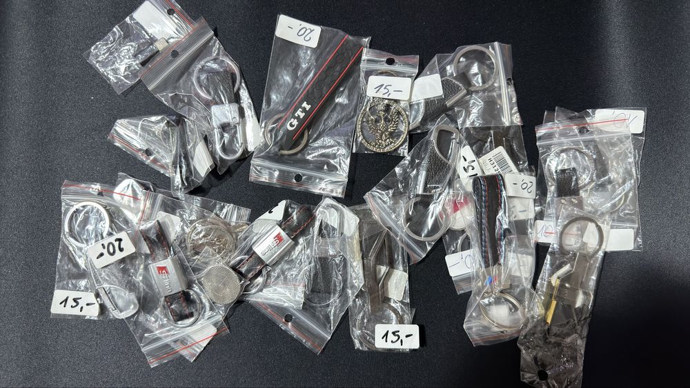 Breloczki do kluczy smyczy itp