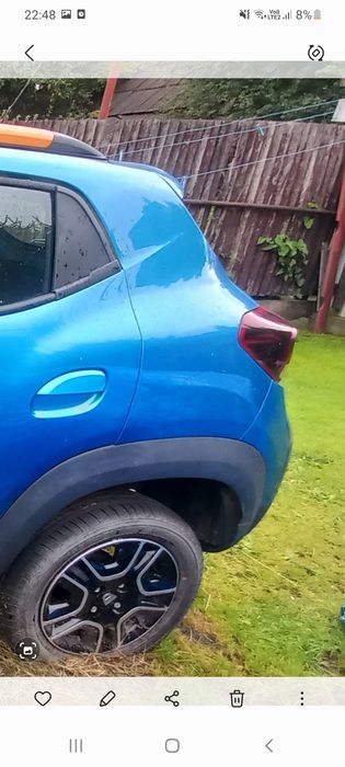 Четверть кузов , кузовні частини та елементи Dacia Spring крило зад