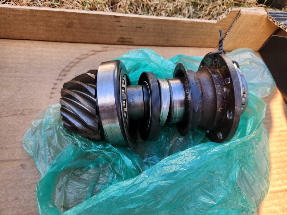 Cat M312 M313 M315  Wałek zdawczy przedniego mostu APL-B745/P4  13:36