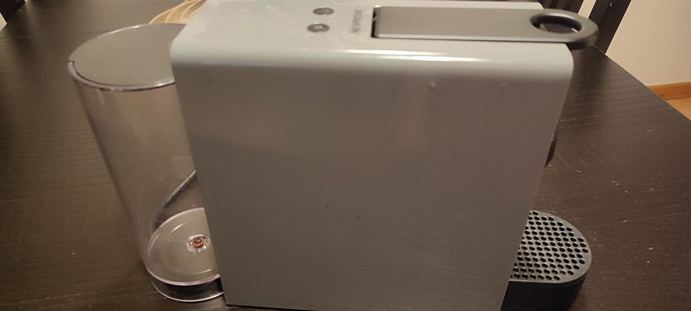 Vendo máquina de café Nespresso para peças